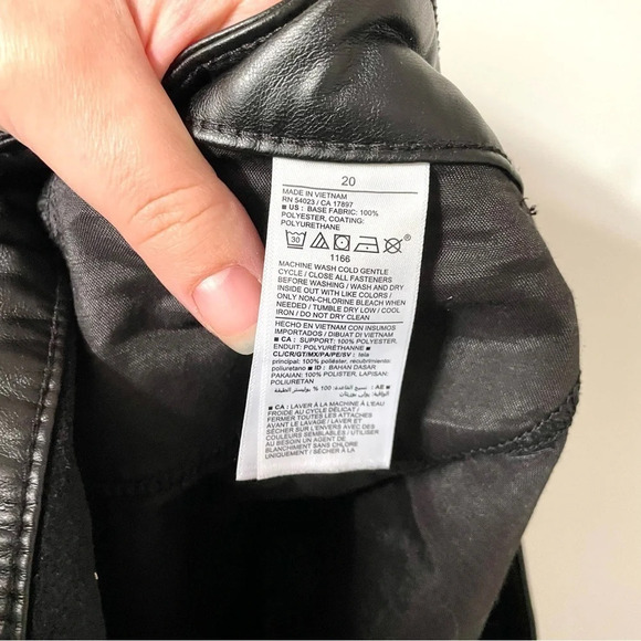 Old Navy Higher High-Waisted Faux-Leather Cropped Flare Pants for Women - Picture 6 of 7